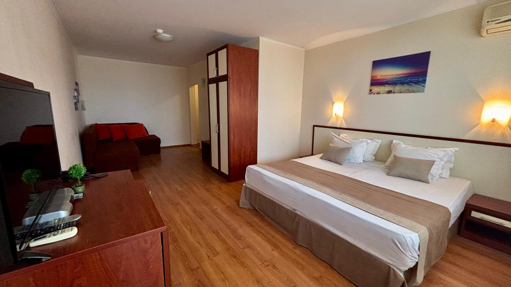 Hotel Sea Vista Sveti Vlas Exterior photo