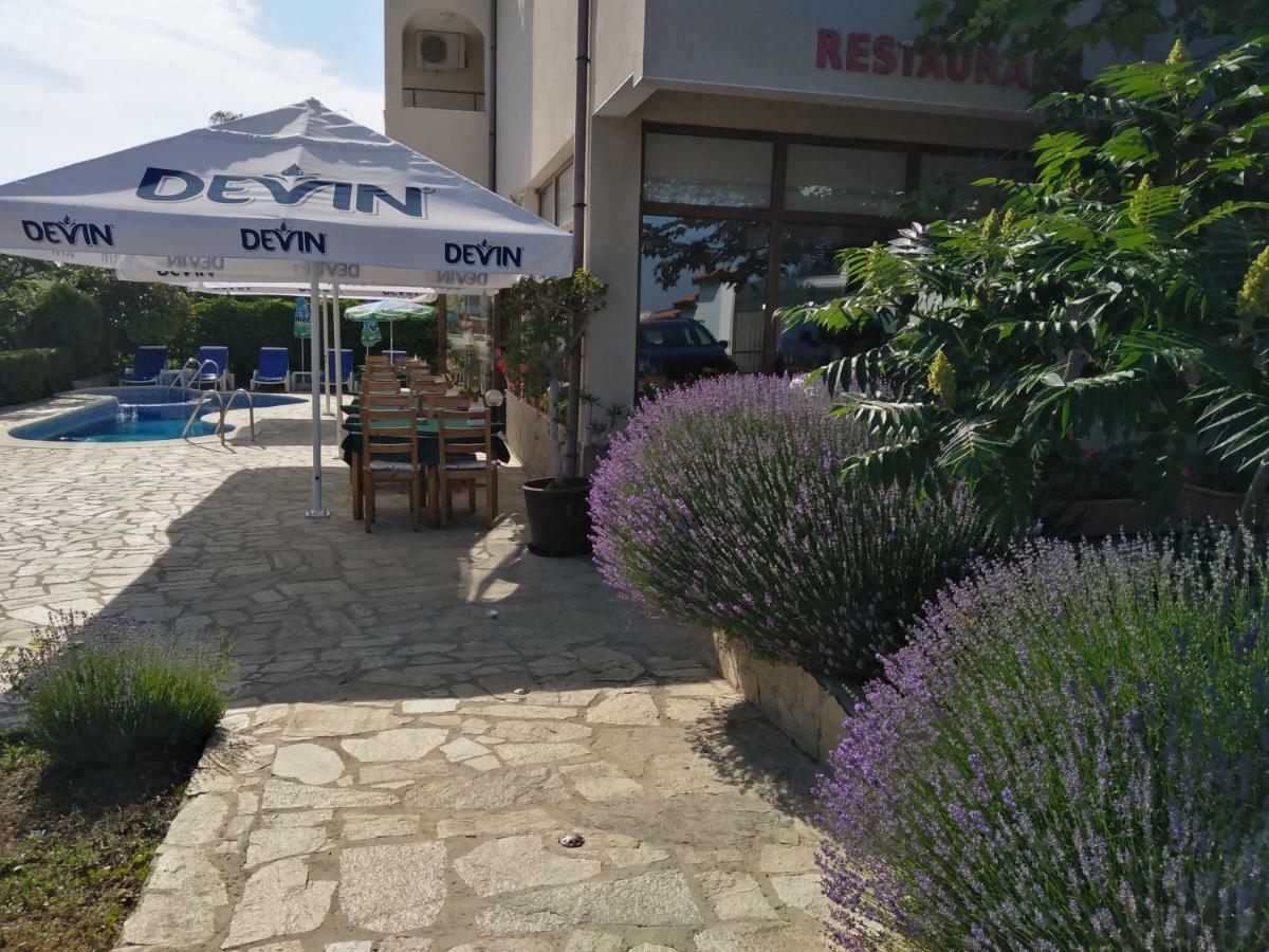Hotel Sea Vista Sveti Vlas Exterior photo